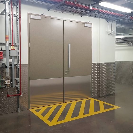 Pose d’une porte anti-déflagration EPR1, EPR2, EPR3, EPR4 dans un site industriel manipulant des fluides frigorigènes