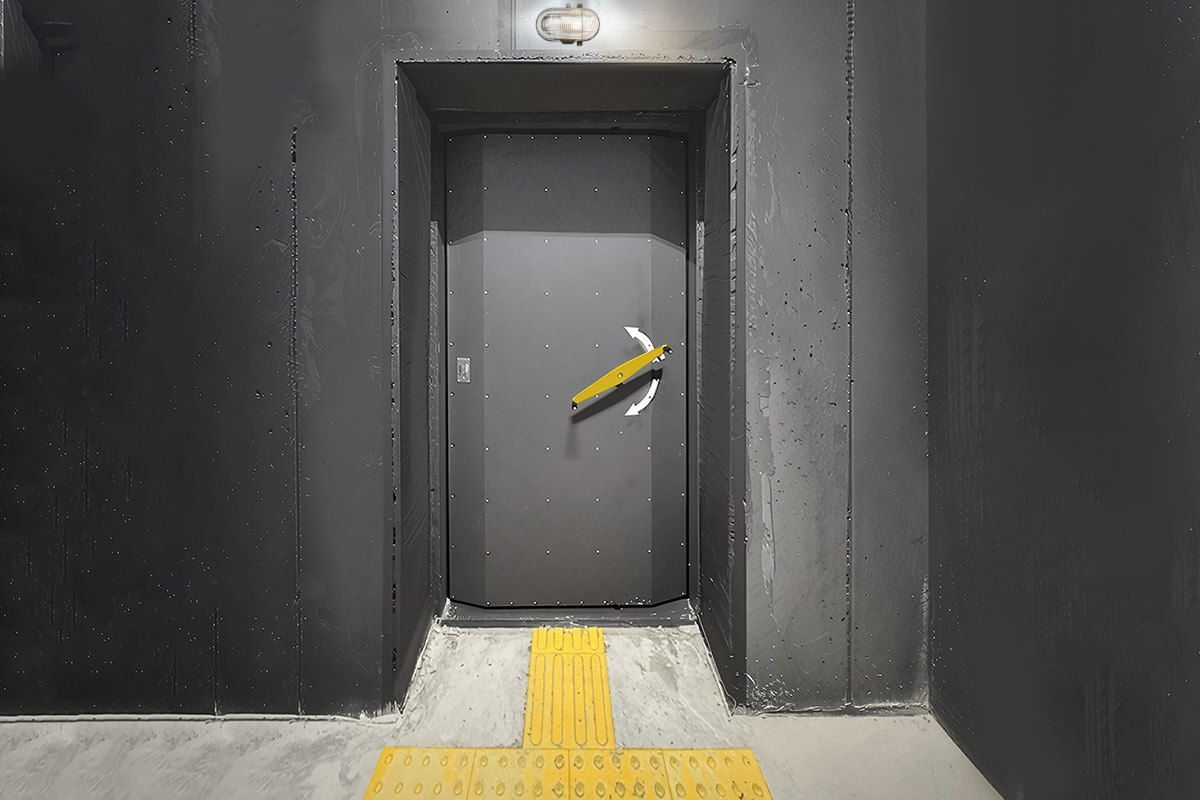 Porte para-souffle vue de l’intérieur d’un bunker