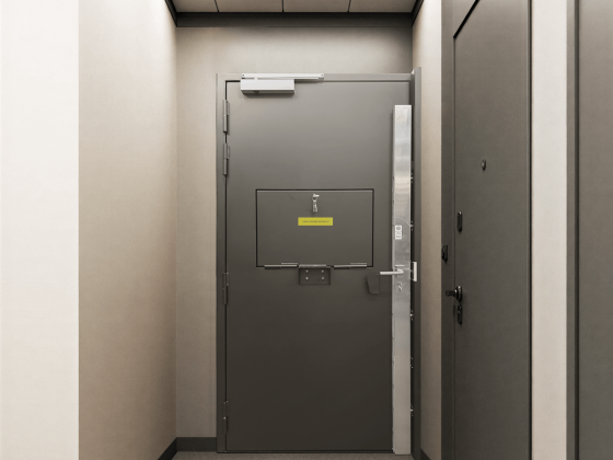 Sécurisation local sensible commissariat par porte blindée CR4-FB4 avec plateau basculant