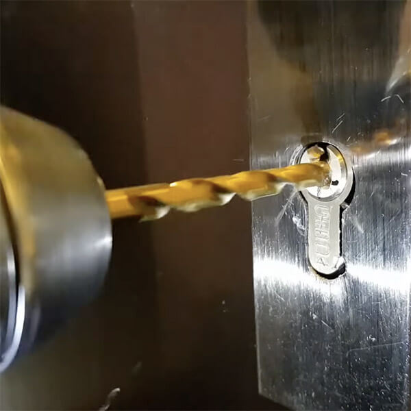 Effraction par perçage du cylindre